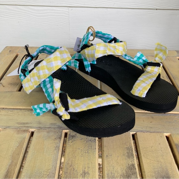 NWT - Arizona Love Trekky Sandals - Picture 2 of 7